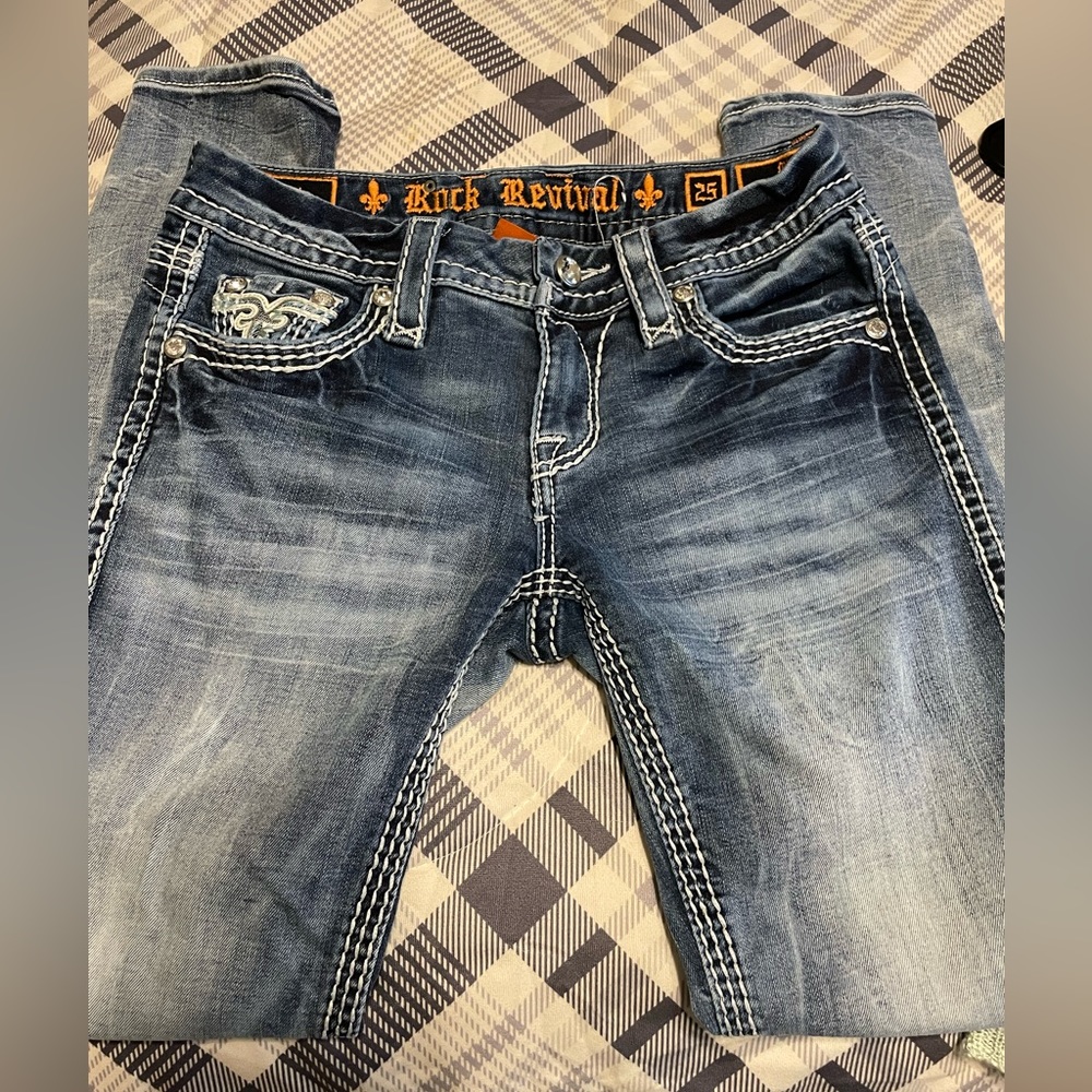 ROCK REVIVAL NICE CLEAN JEANS!!!